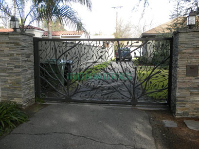 Fence & Gate 69
