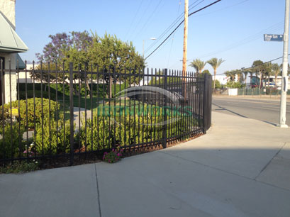 Fence & Gate 33