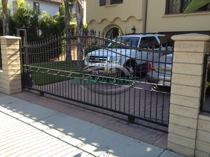 Fence & Gate 35